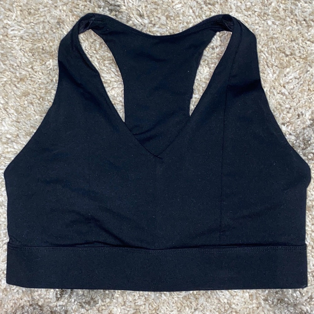 Phone Holding Fabletics Sports Bra! ✨